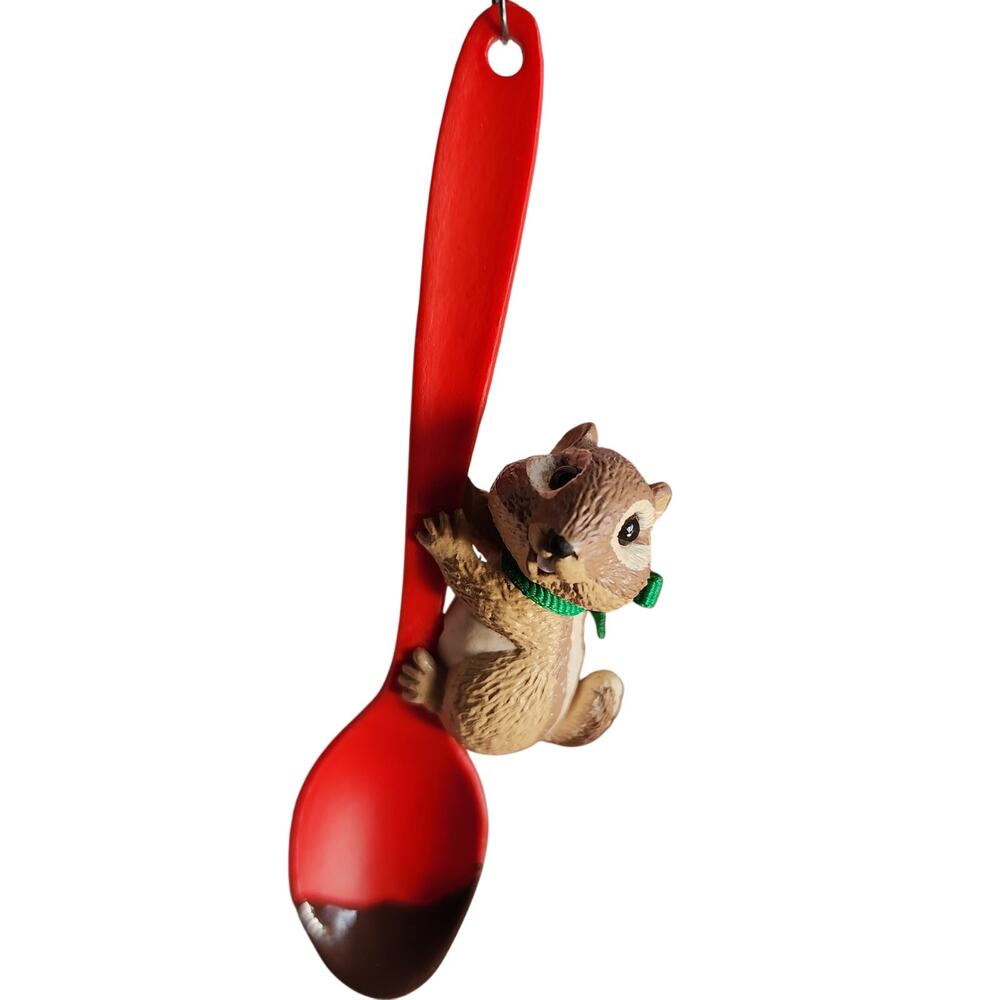 VINTAGE 1988 HALLMARK TEENY TASTER CHIPMUNK CHRISTMAS TREE ORNAMENT